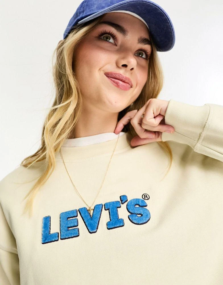 商品Levi's|Levi's sweatshirt with chest logo in cream,价格¥678,第2张图片详细描述