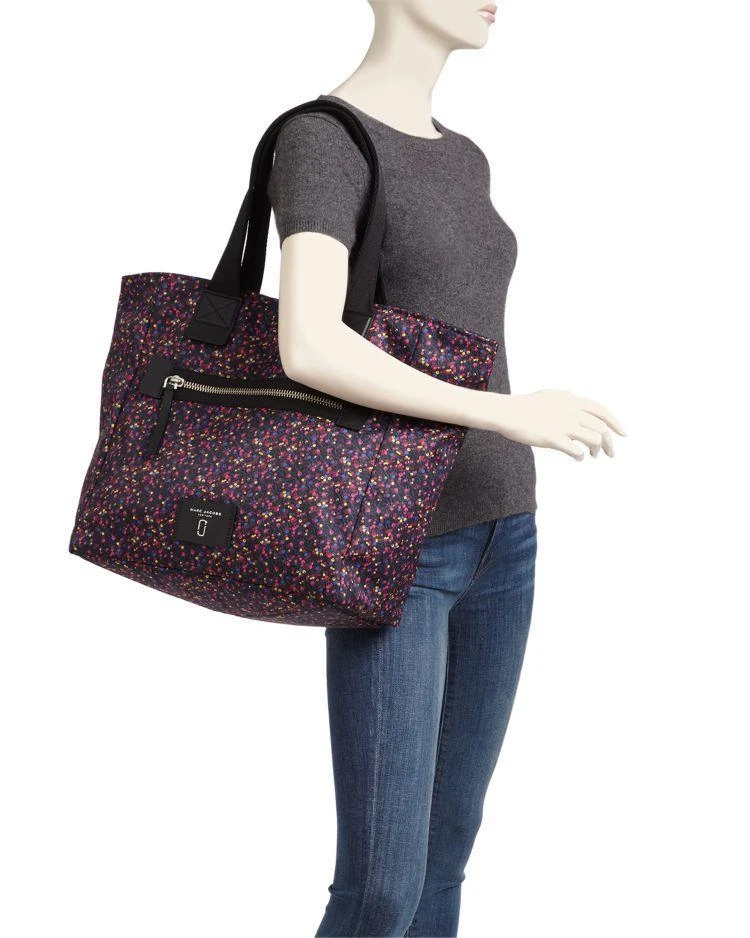 商品Marc Jacobs|MARC JACOBS Biker North/South Mixed Berries Print Nylon Tote,价格¥1262,第2张图片详细描述