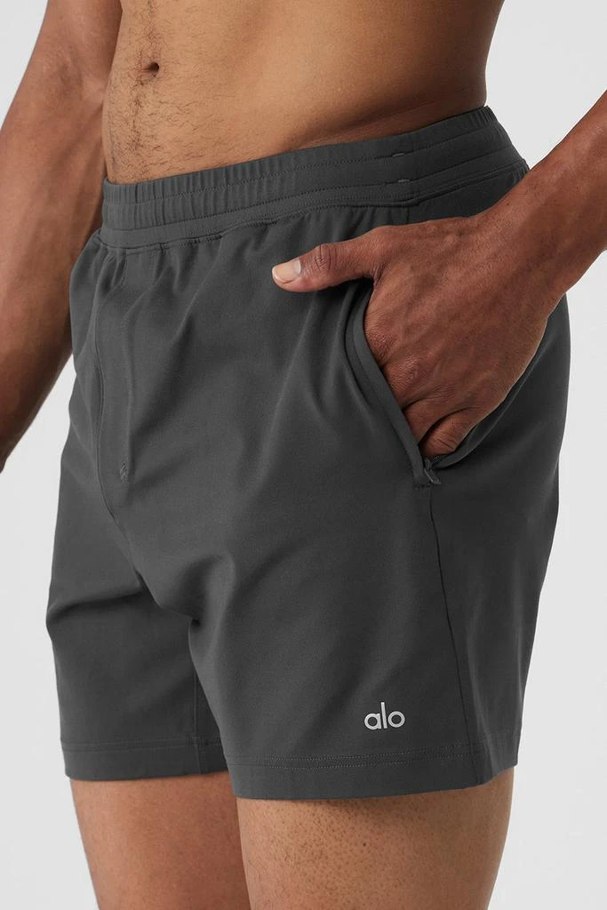 商品Alo|Conquer React Performance Short - Anthracite,价格¥510,第4张图片详细描述