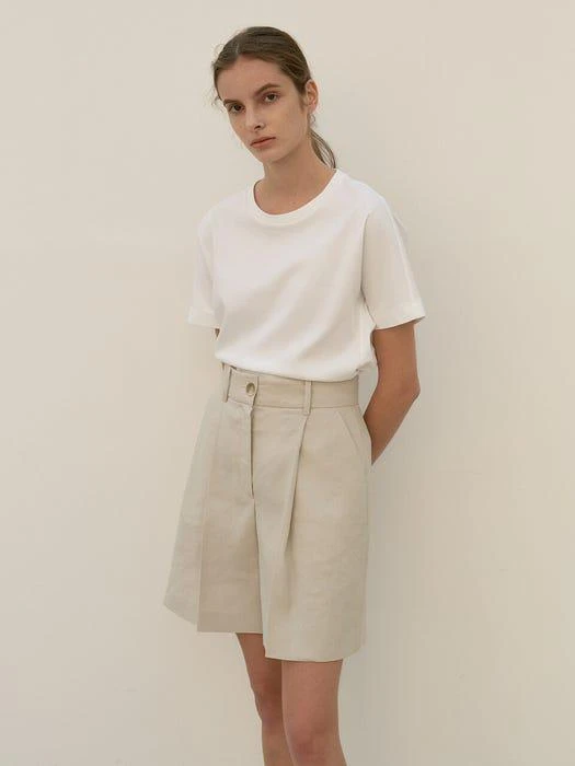 商品MOHAN|TOR One Tuck Short Pants (2 Color),价格¥717,第3张图片详细描述