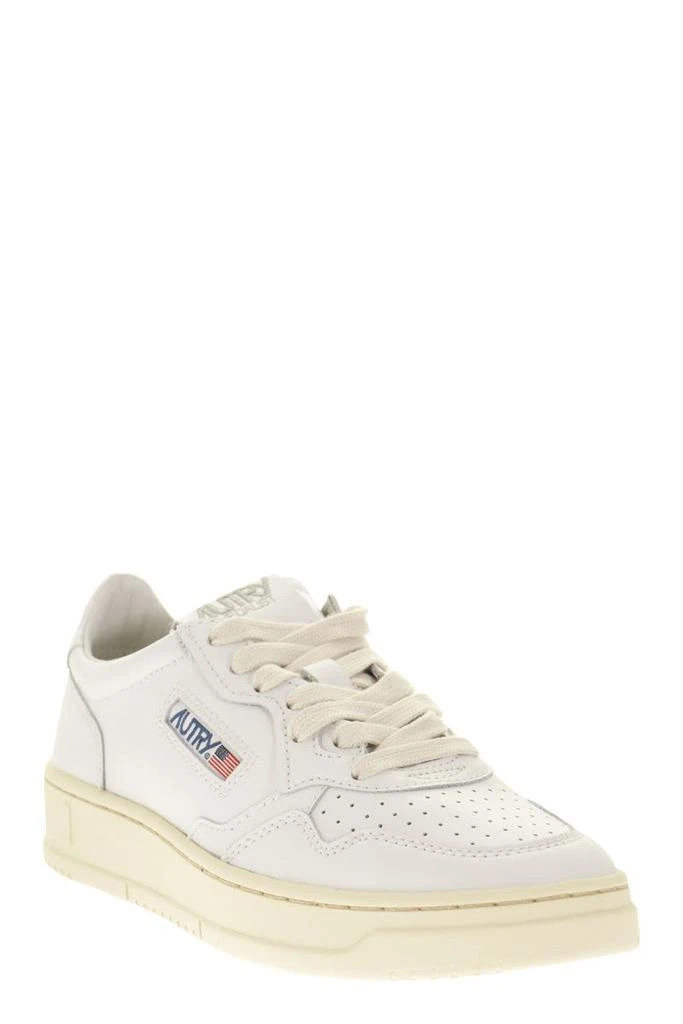 商品Autry|AUTRY MEDALIST LOW - Leather Sneakers,价格¥1246,第2张图片详细描述