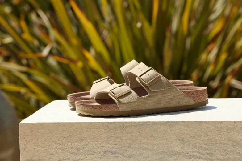 Arizona Soft Footbed Canvas Sandals - Women's 商品