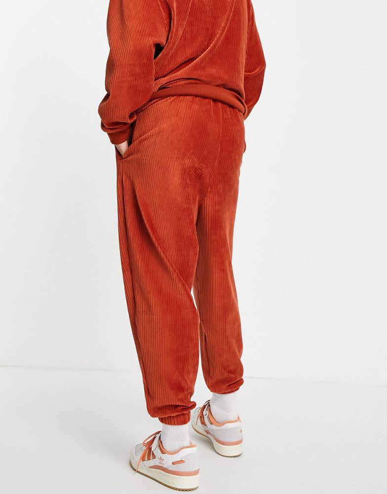 ASOS DESIGN co-ord oversized joggers in ribbed velour tobacco brown商品第2张图片规格展示