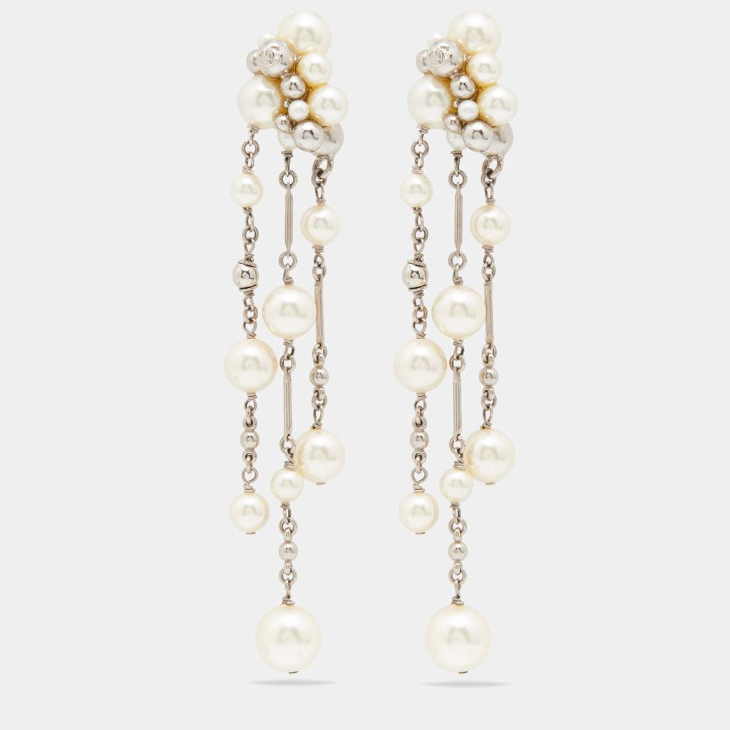 Chanel Silver Tone Cluster Faux Pearl Dangle Clip On Earrings商品第1张图片规格展示