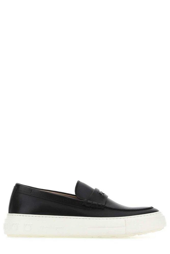 商品Salvatore Ferragamo|Salvatore Ferragamo Logo Detailed Slip-On Loafers,价格¥3262,第1张图片