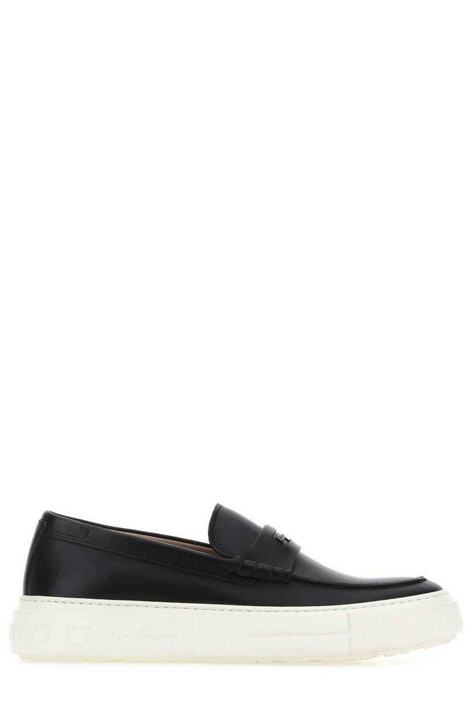 商品Salvatore Ferragamo|Salvatore Ferragamo Logo Detailed Slip-On Loafers,价格¥2706-¥2942,第1张图片