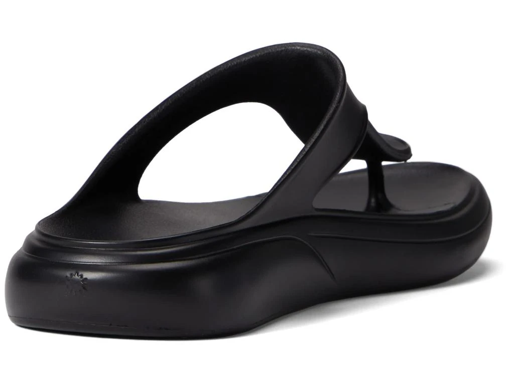 商品Stuart Weitzman|Stuflex T-Strap Slide,价格¥577,第5张图片详细描述