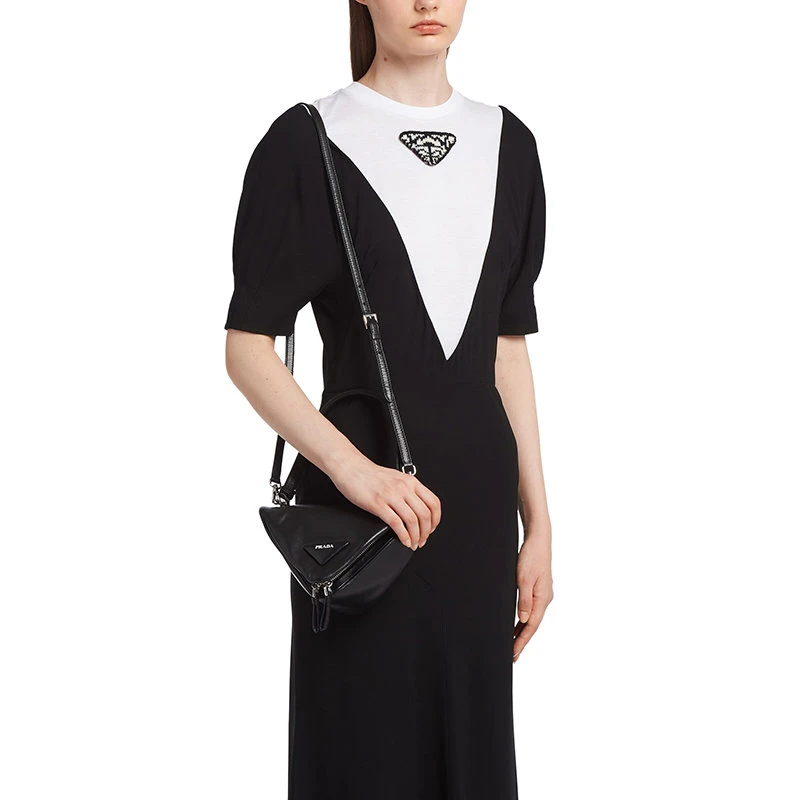 【预售3-7天】PRADA/普拉达 2021秋冬 黑色光滑纳帕皮革 绗缝经典三角形手提单肩包1BA315_2DX8_F0002_V_OOO 商品