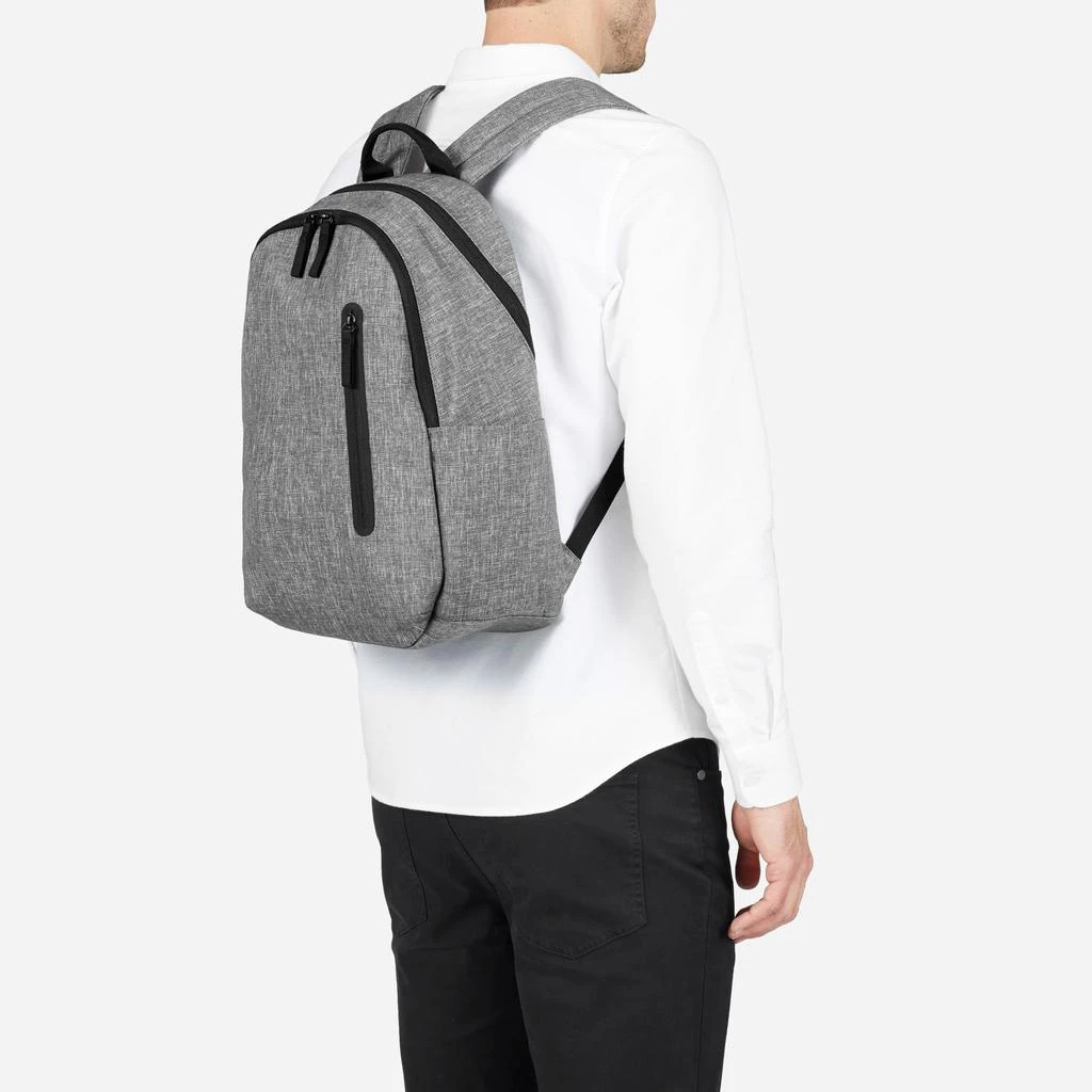 商品Everlane|The Nylon Commuter Backpack,价格¥501,第2张图片详细描述