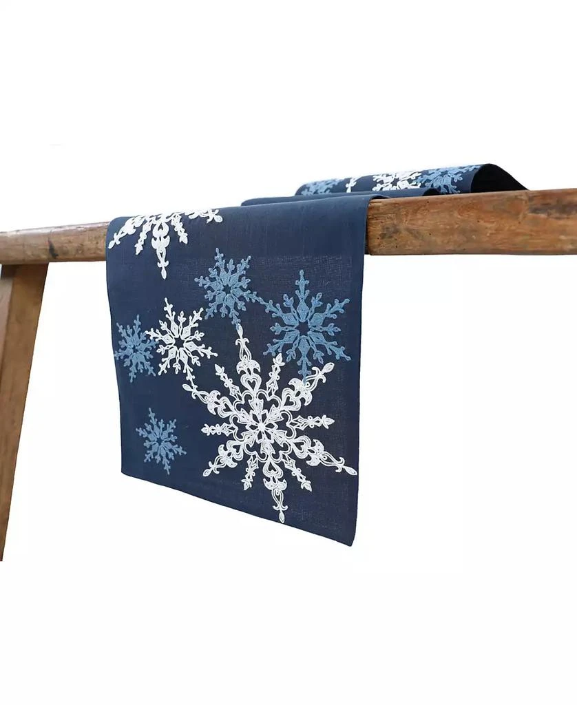 商品Manor Luxe|Magical Snowflakes Crewel Embroidered Christmas Table Runner,价格¥456,第2张图片详细描述