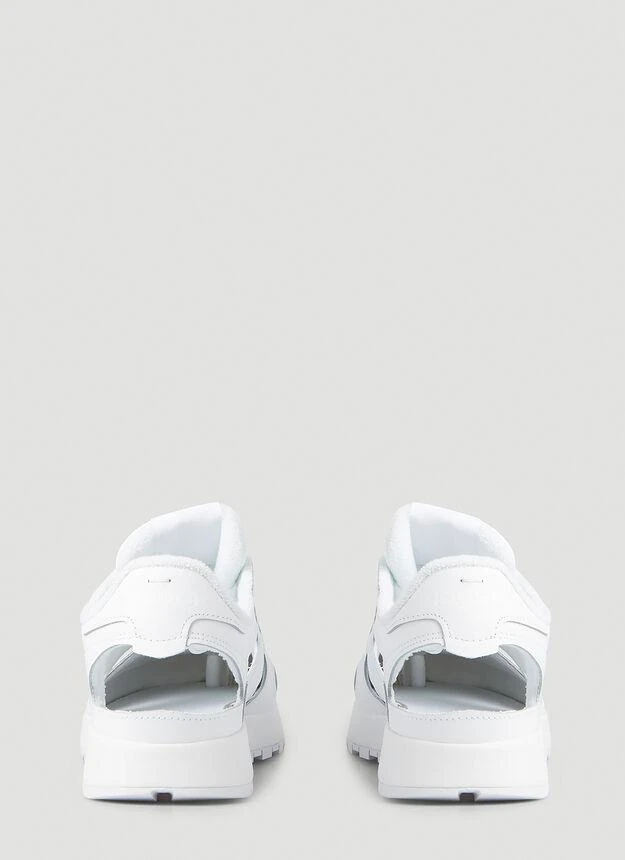 商品MAISON MARGIELA|Décortiqué Tabi Classic Sneakers in White,价格¥1399,第4张图片详细描述