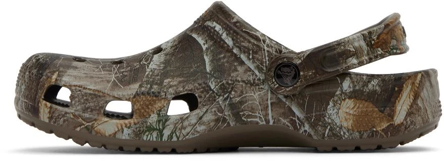 商品Crocs|Khaki Realtree EDGE Edition Classic Clogs,价格¥476,第3张图片详细描述