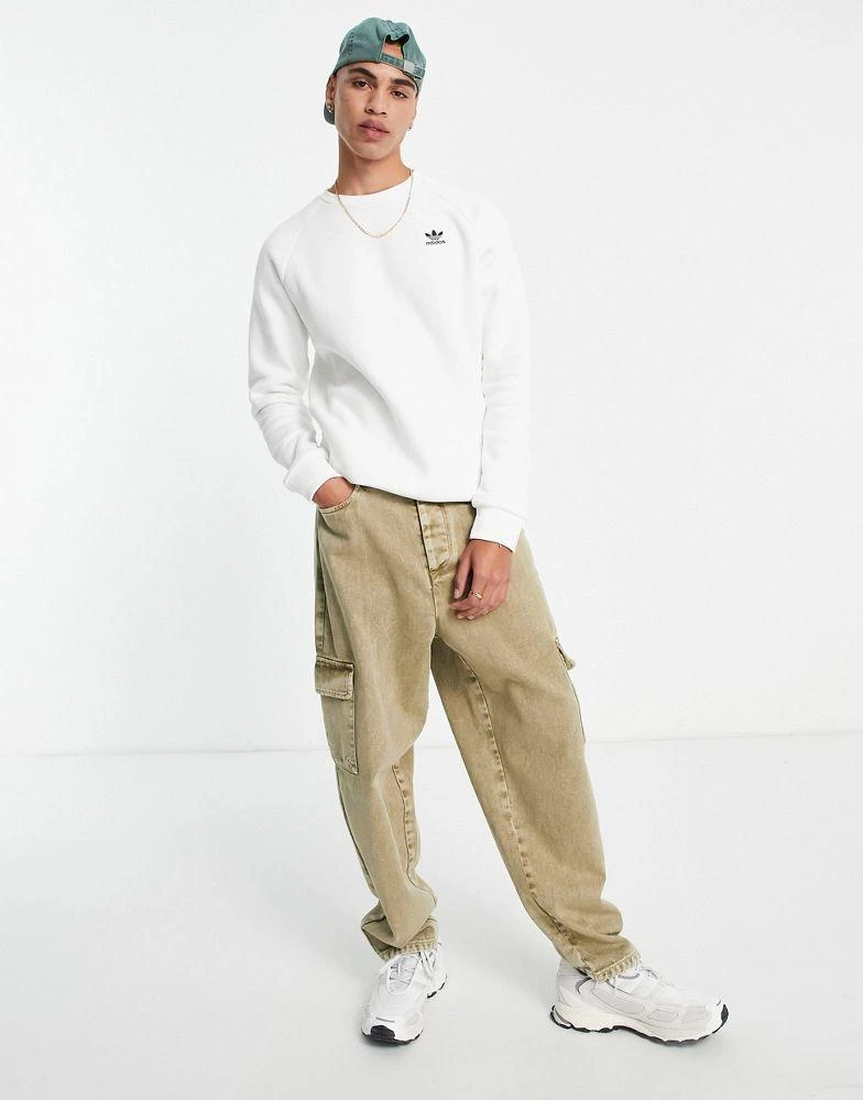 商品Adidas|adidas Originals essentials sweatshirt with small logo in white,价格¥256,第4张图片详细描述