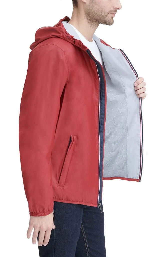 商品Tommy Hilfiger|Packable Hooded Rain Slicker,价格¥455,第3张图片详细描述