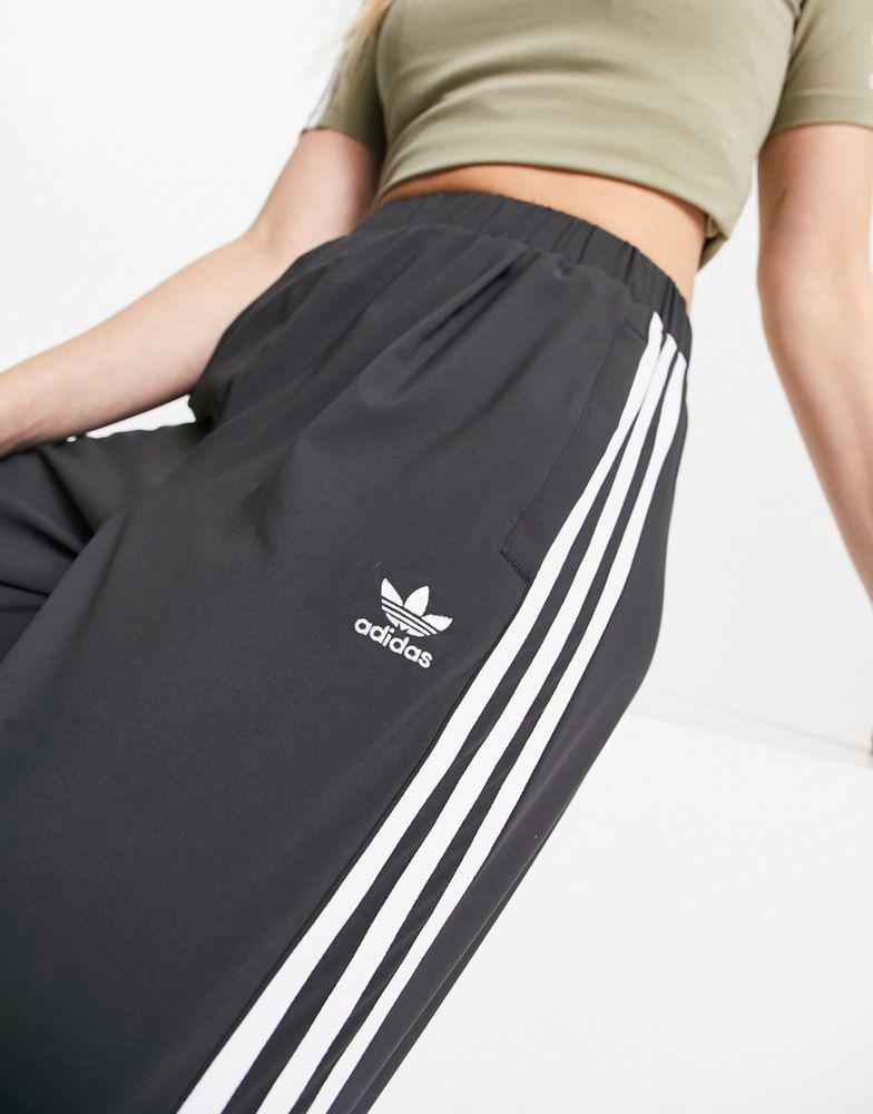 adidas Originals adicolor woven joggers in black商品第3张图片规格展示