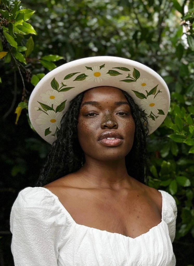 商品Daisy|Daisy - Chain Hat,价格¥915,第2张图片详细描述