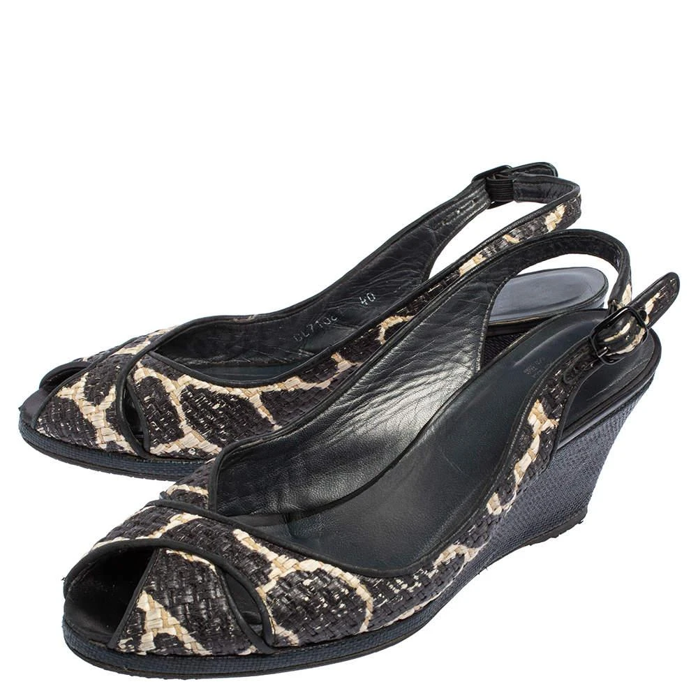 商品[二手商品] Stuart Weitzman|Stuart Weitzman Black/White Woven Straw Cross Strap Wedge Sandals Size 40,价格¥806,第4张图片详细描述