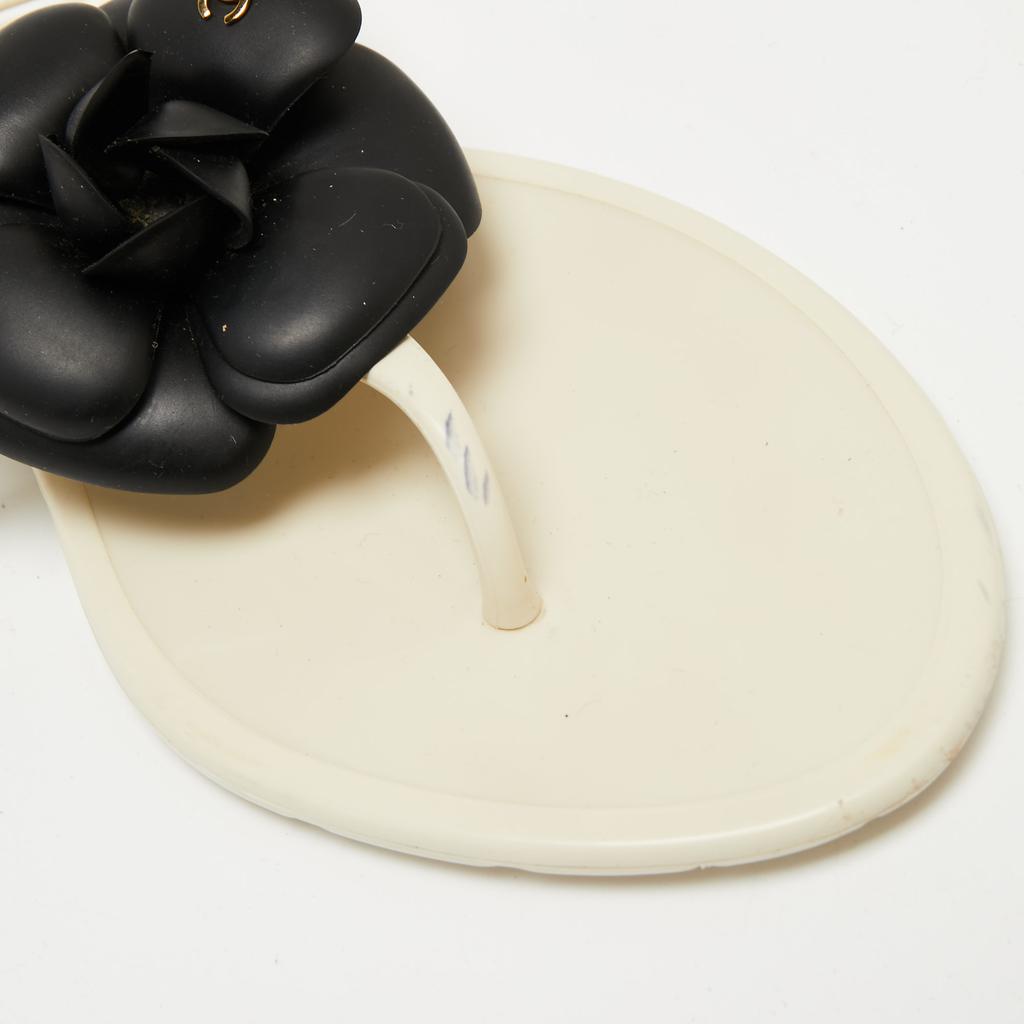 Chanel Cream/Black Jelly Camellia Thong Flats Size 38商品第8张图片规格展示