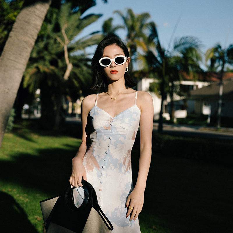 【Suggyl联名胶囊系列】Francisco抽象印花法式度假风前开衩吊带连衣裙 | Francisco Dress - Abstract Colors商品第6张图片规格展示