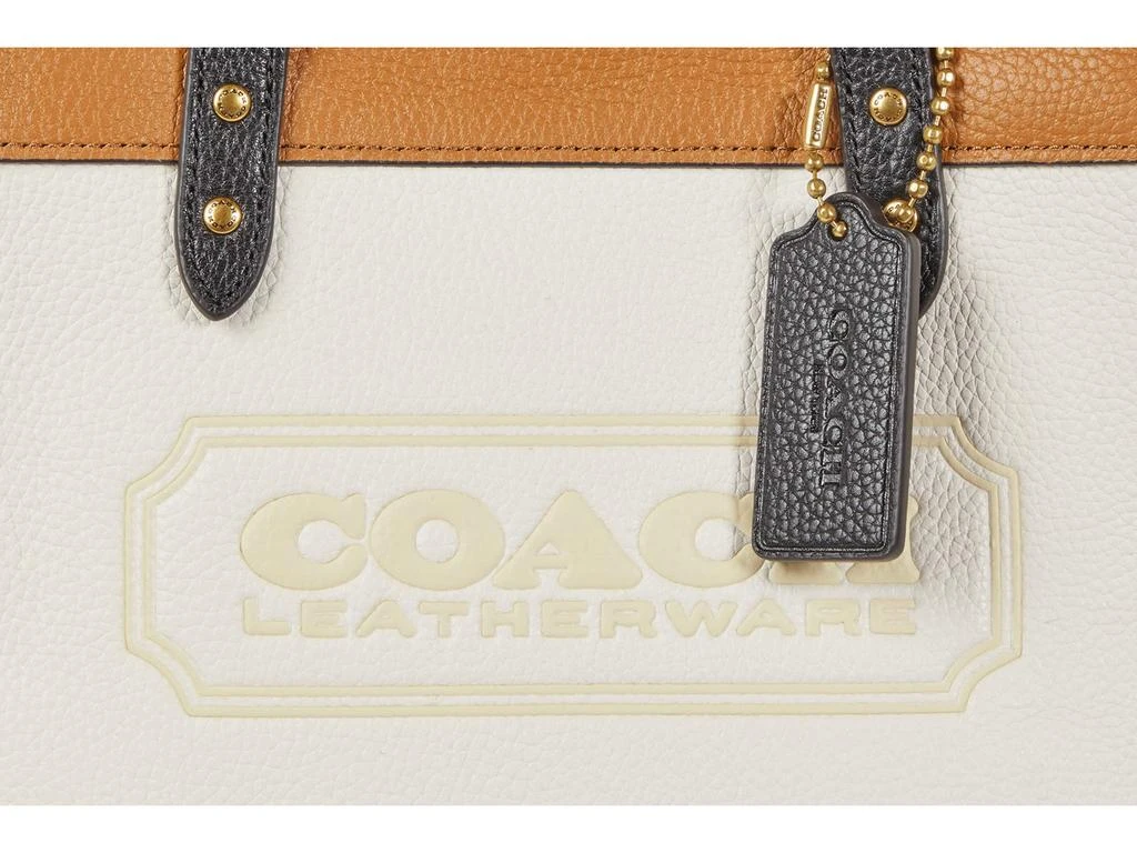商品Coach|Color-Block Leather Coach Badge Field Tote 22,价格¥2902,第4张图片详细��描述