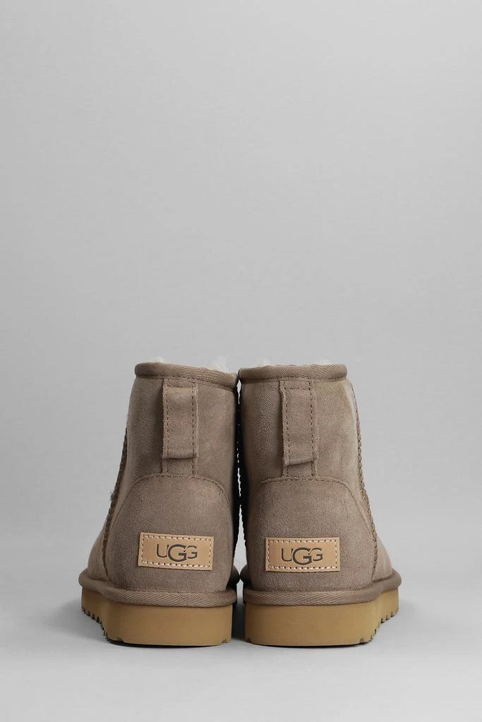 商品UGG|UGG Mini Classic Ii Low Heels Ankle Boots In Taupe Suede,价格¥1788,第4张图片详细描述