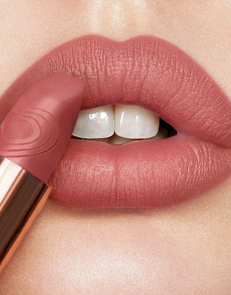 商品Charlotte Tilbury|Charlotte Tilbury The Look of Love Matte Revolution Lipstick - Wedding Belles,价格¥284,第2张图片详细描述