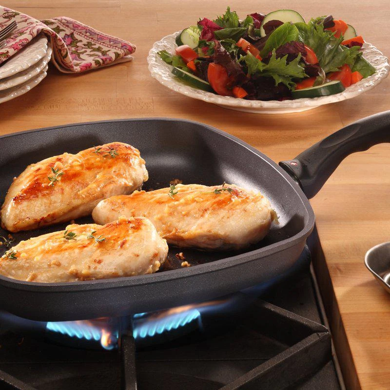 商品Swiss Diamond|Nonstick Square Frying Pan, 11 Inch,价格¥1159,第2张图片详细描述