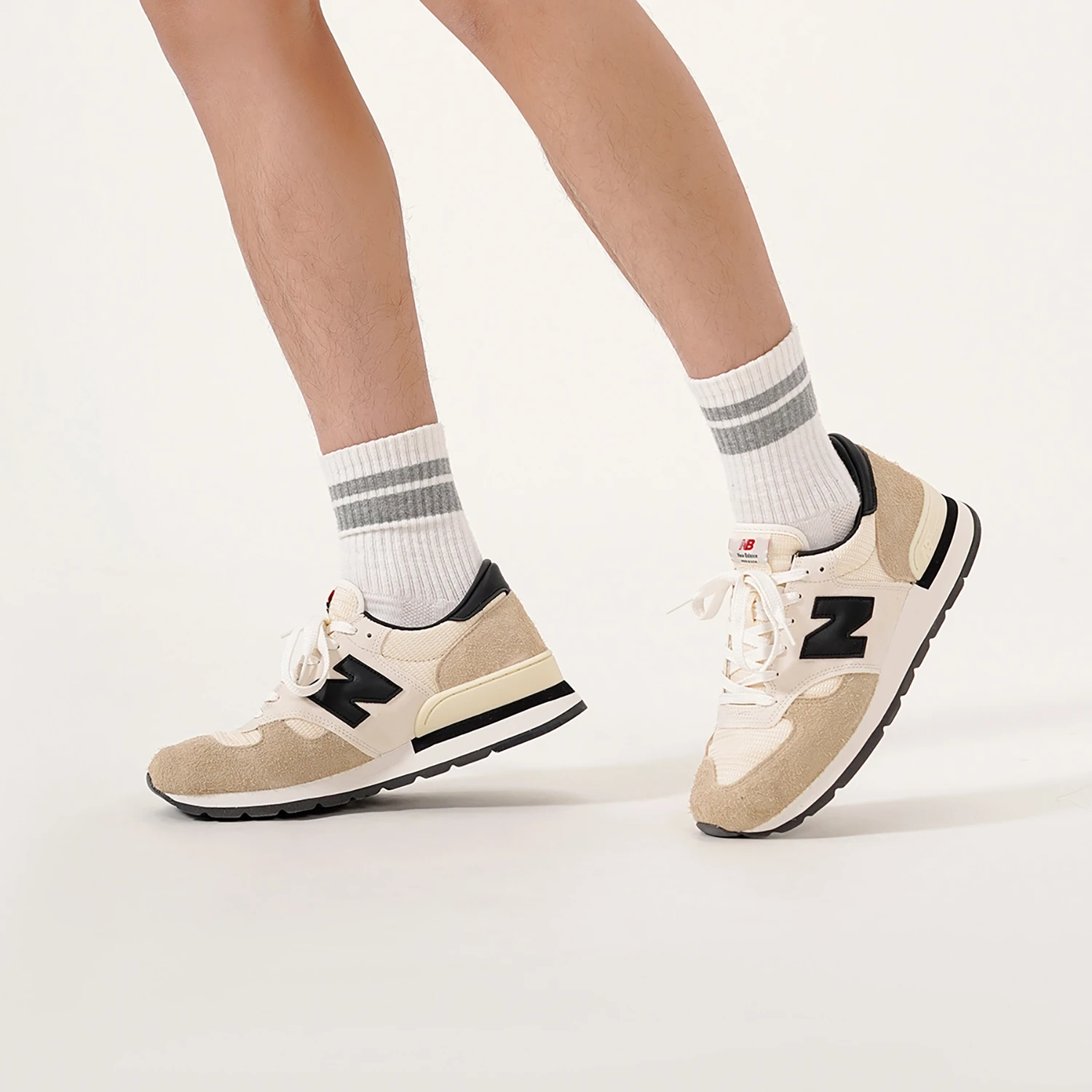 商品[国内直发] New Balance|NB 990 V1 复古网眼鞋面 织物猪皮二层绒面皮防滑耐磨轻便 低帮 休闲跑步鞋 男女同款 白黄黑 美产,价格¥1113,第9张图片详细描述