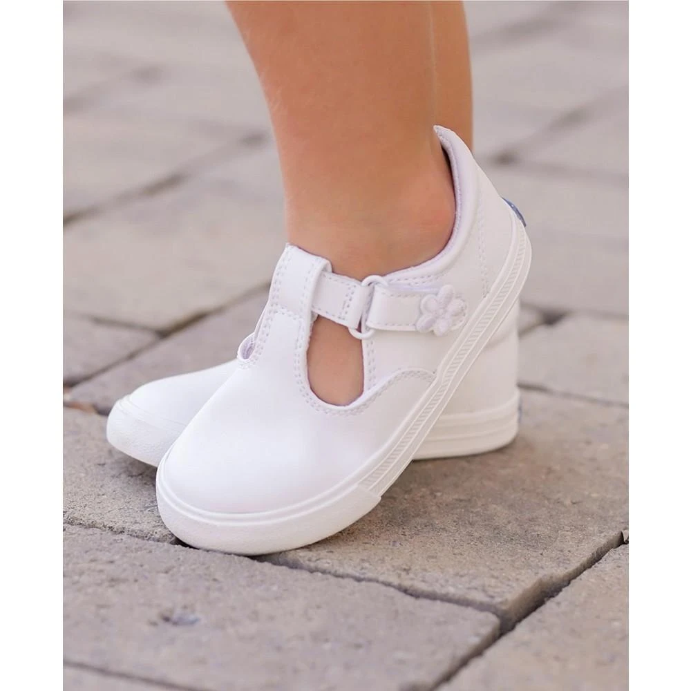 商品Keds|Toddler Girls' Daphne T-Strap Stay-Put Closure Slip-On Casual Sneakers from Finish Line,价格¥152,第5张图片详细描述