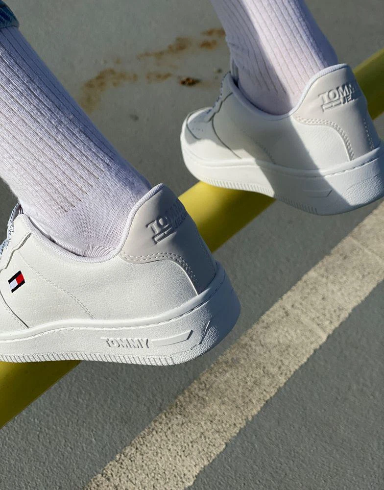 商品Tommy Hilfiger|Tommy Jeans reflective basket trainer in white,价格¥815,第3张图片详细描述