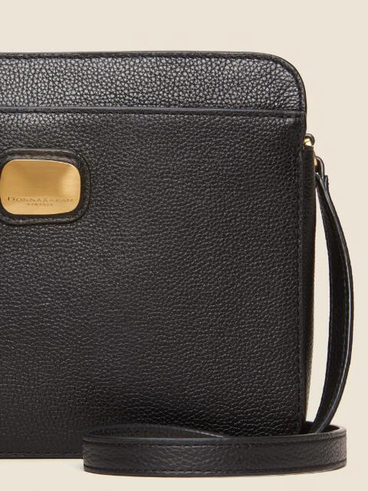 商品DKNY|TRI-COMPARTMENT LEATHER CROSSBODY,价格¥676,第4张图片详细描述