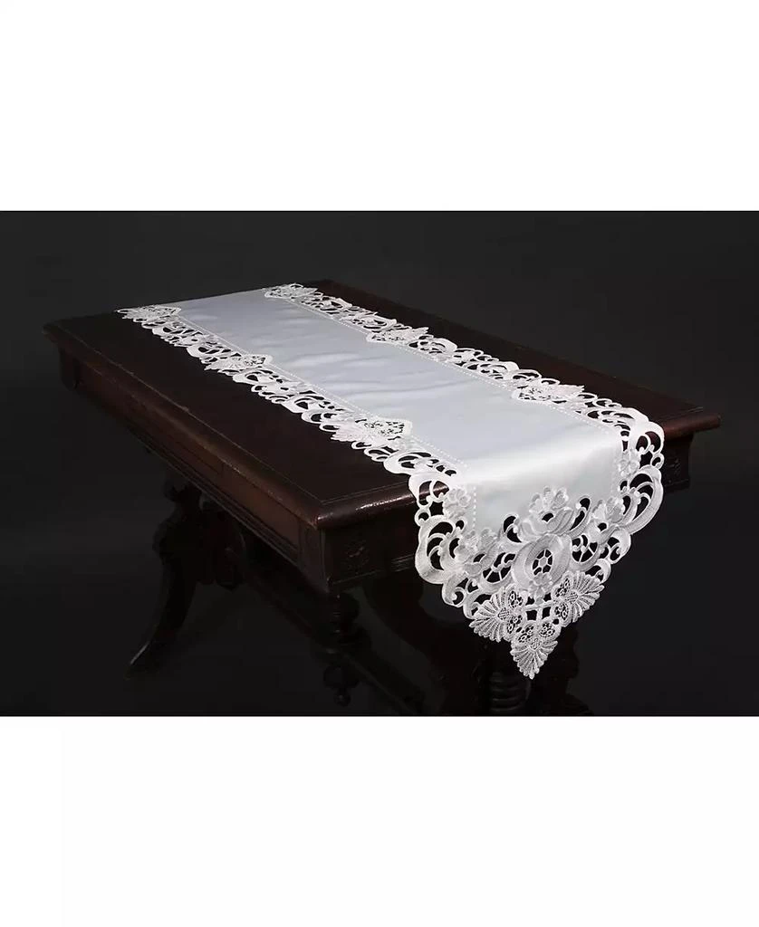 商品Manor Luxe|Delicate Lace Embroidered Cutwork Table Runner,价格¥636,第1张图片