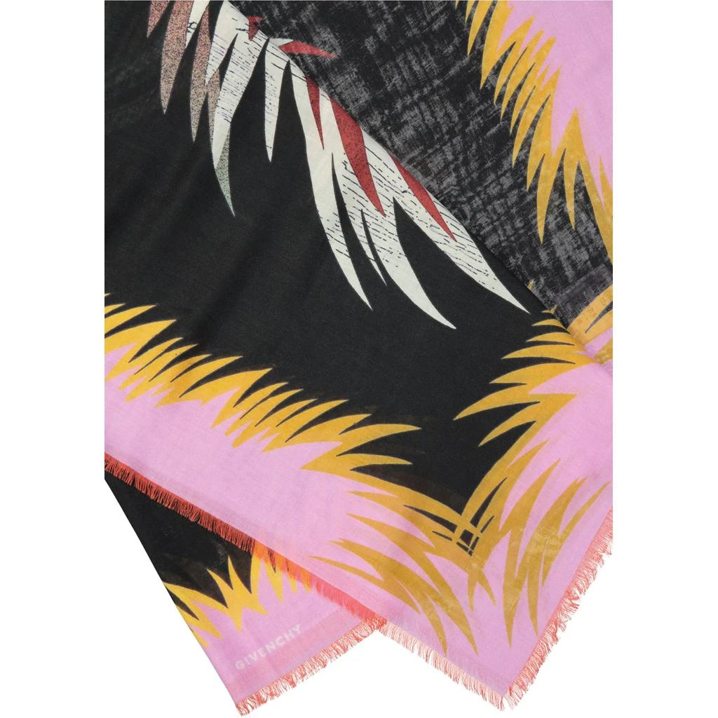 商品Givenchy|Givenchy Cashmire Square Scarf,价格¥2868,第4张图片详细描述