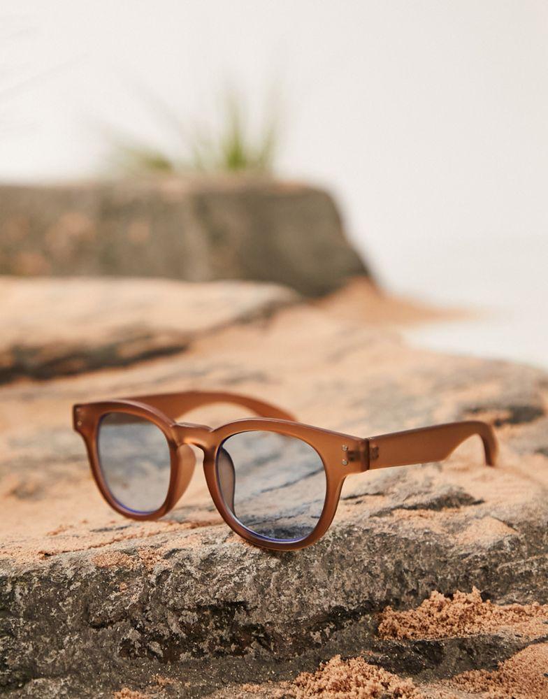 ASOS DESIGN round sunglasses in brown with light blue lens商品第2张图片规格展示
