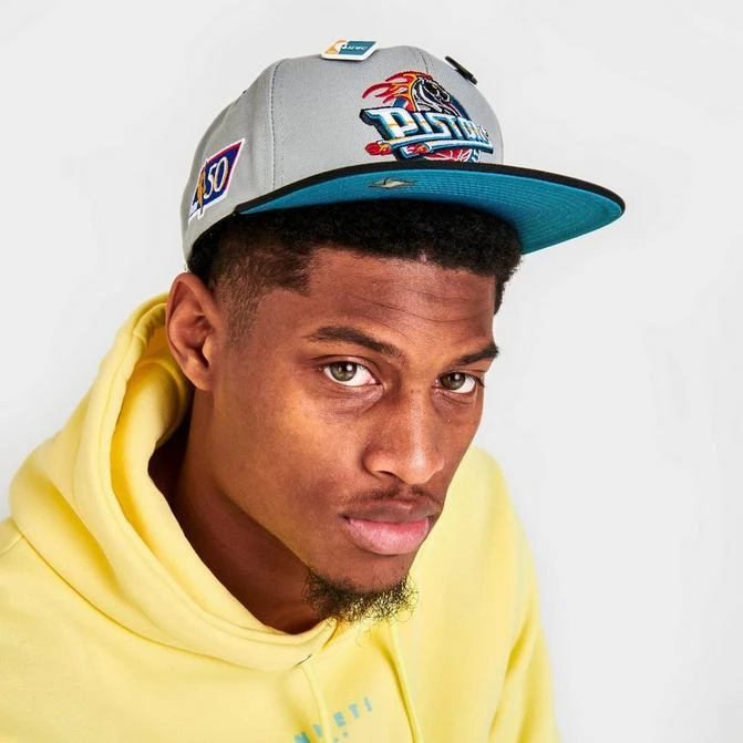 商品Mitchell and Ness|Mitchell & Ness Detroit Pistons NBA Pin Hardwood Classics Snapback Hat,价格¥149,第1张图片