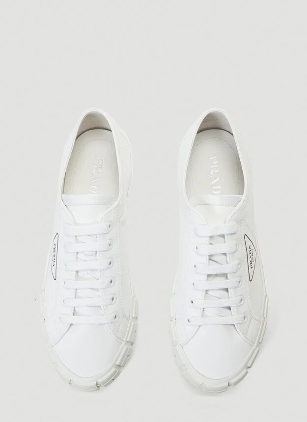 商品Prada|Cassetta Wheel Sneakers in White,价格¥2678,第2张图片详细描述