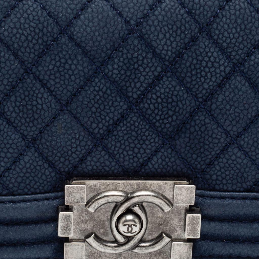 商品[二手商品] Chanel|Chanel Blue Quilted Caviar Nubuck Leather Small Boy Flap Bag,价格¥26549,第7张图片详细描述