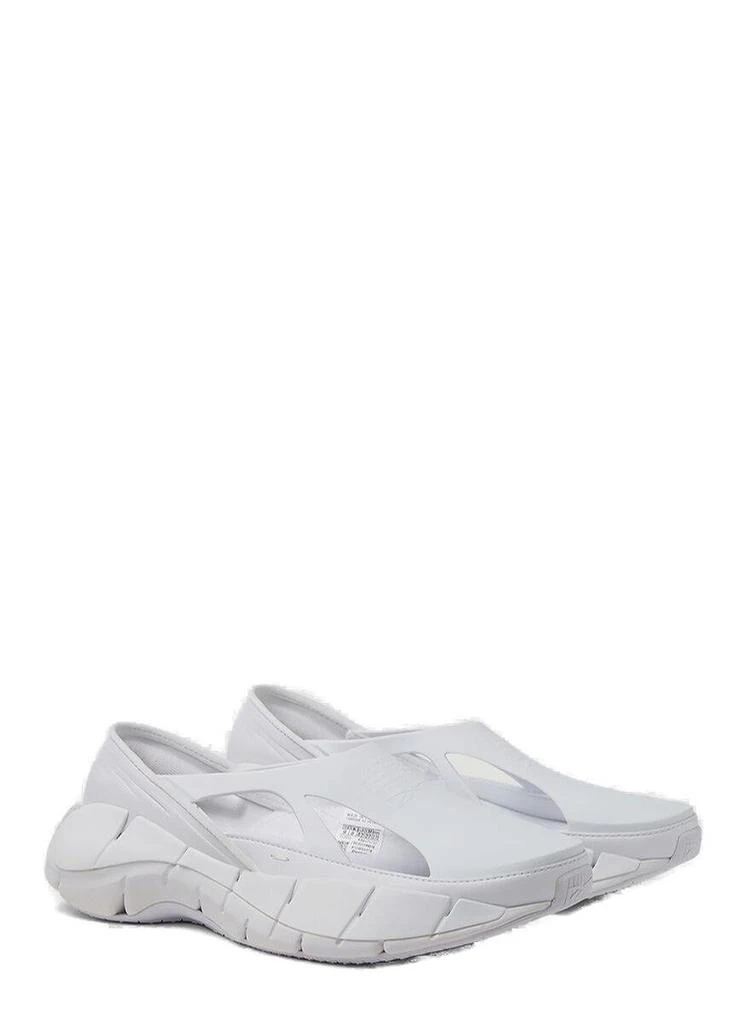 商品MAISON MARGIELA|Maison Margiela X Reebok Cut-Out Slip-On Sneakers,价格¥3520,第3张图片详细描述