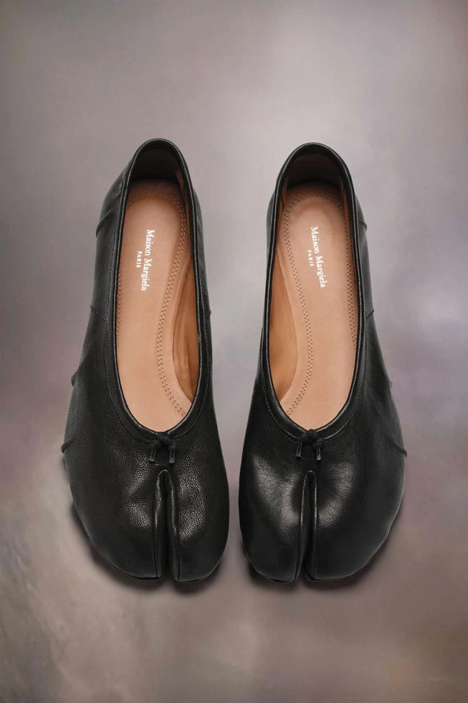 商品MAISON MARGIELA|MAISON MARGIELA WOMEN TABI VINTAGE EFFECT BALLERINA FLATS,价��格¥5812,第4张图片详细描述