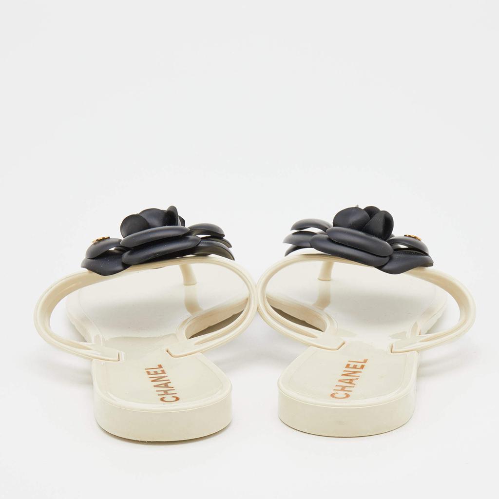 商品[二手商品] Chanel|Chanel Cream Rubber Camellia Flower Thong Flats Size 36,价格¥2283,第7张图片详细描述