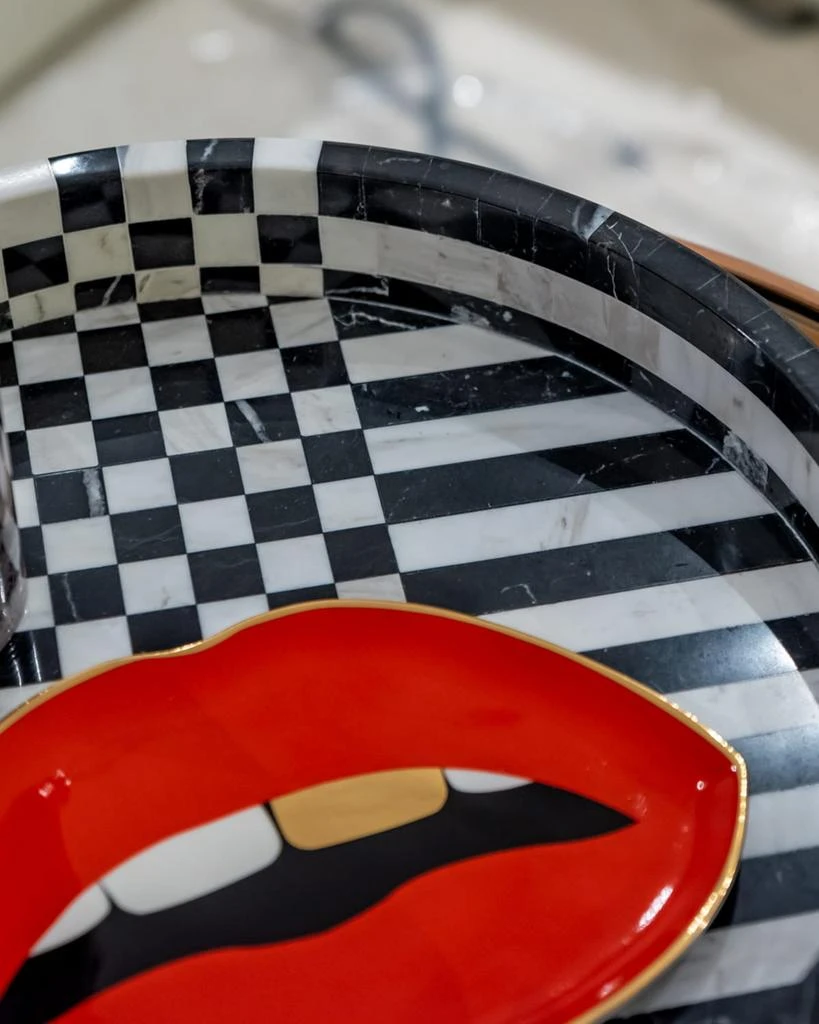 商品Vetta Home|Large Round Checkered & Striped Tray,价格¥3482,第5张图片详细描述