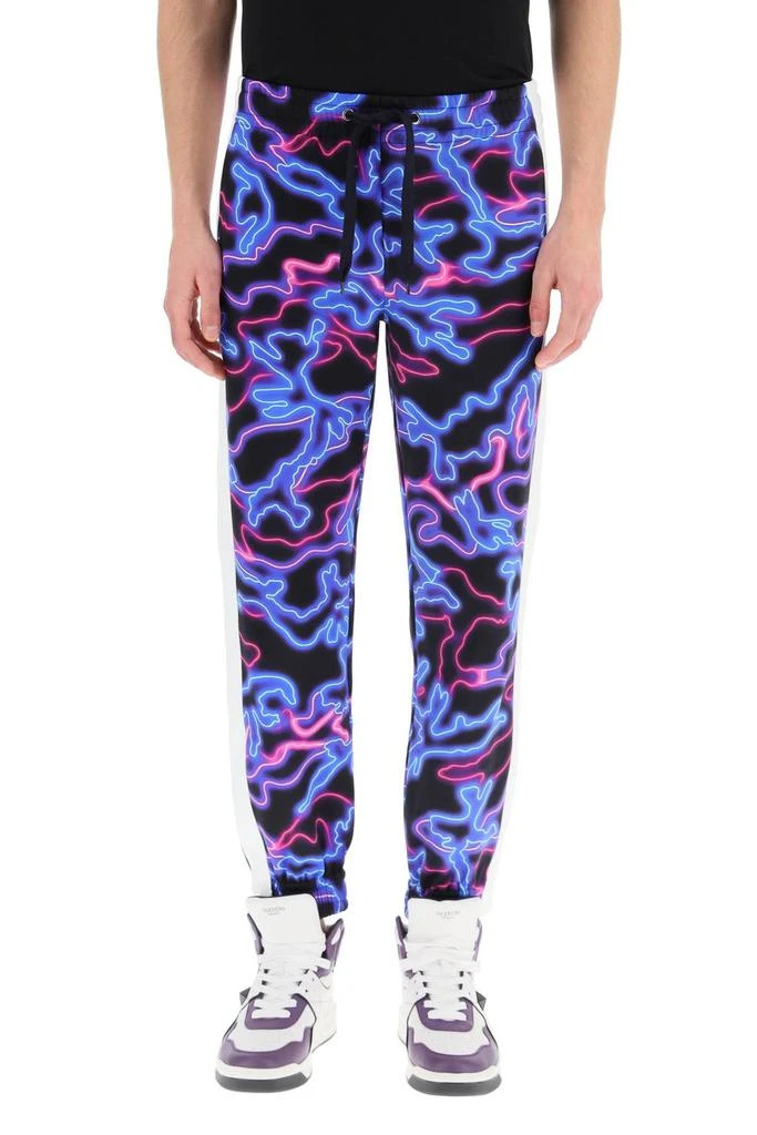 商品Valentino|Valentino Allover Neon Camouflage Printed Jogging Pants,价格¥3314,第2张图片详细描述