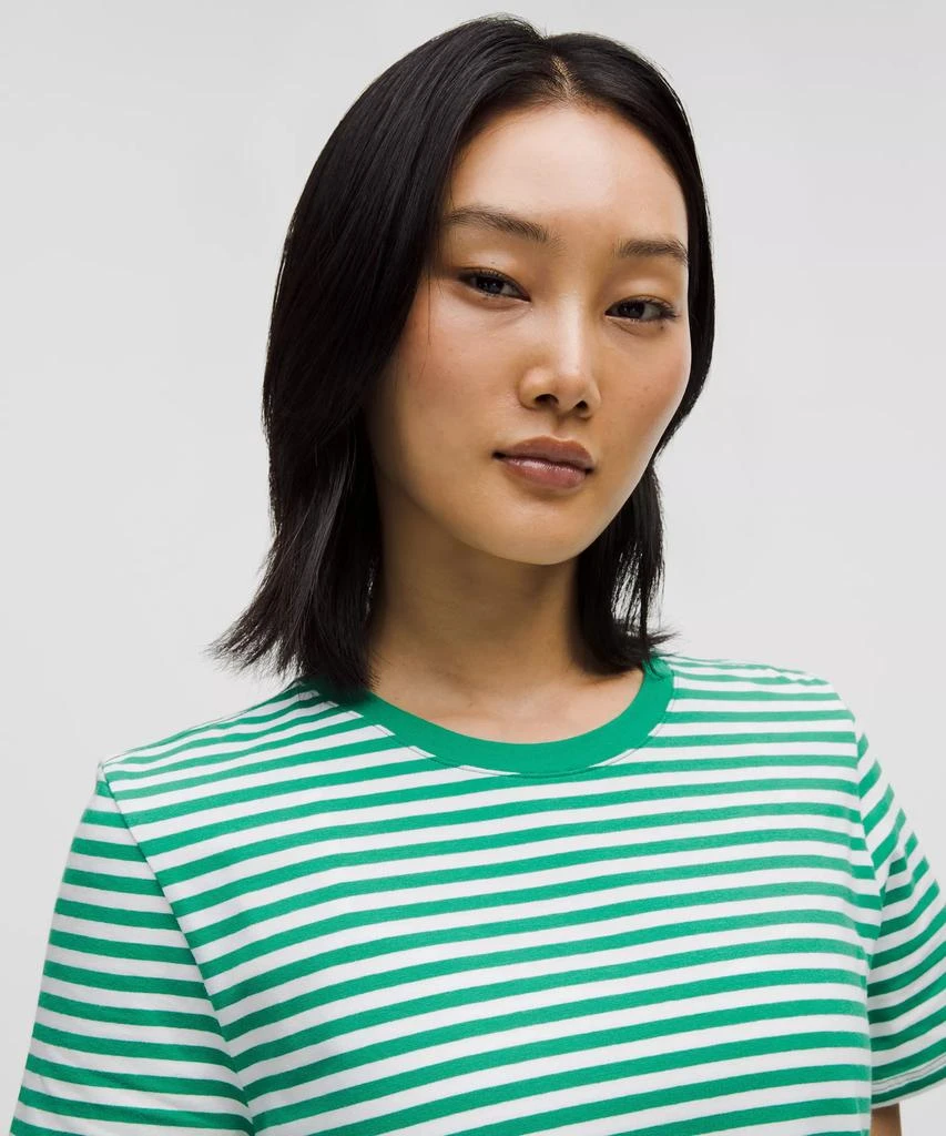 Love Curved-Hem Crewneck T-Shirt 商品