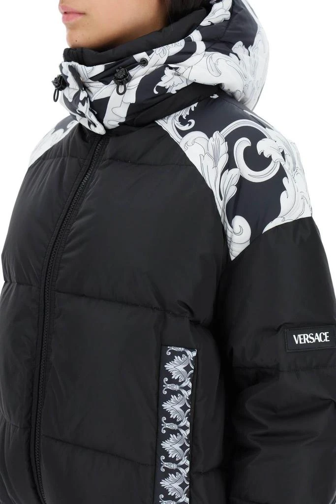 商品Versace|SILVER BAROQUE SHORT DOWN JACKET,价格¥7788,第5张图片详细描述