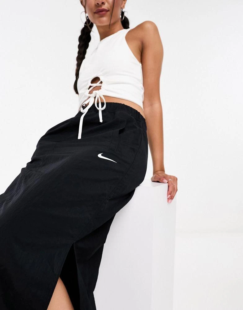 商品NIKE|Nike mini swoosh woven cargo maxi skirt in black,价格¥184,第2张图片详细描述