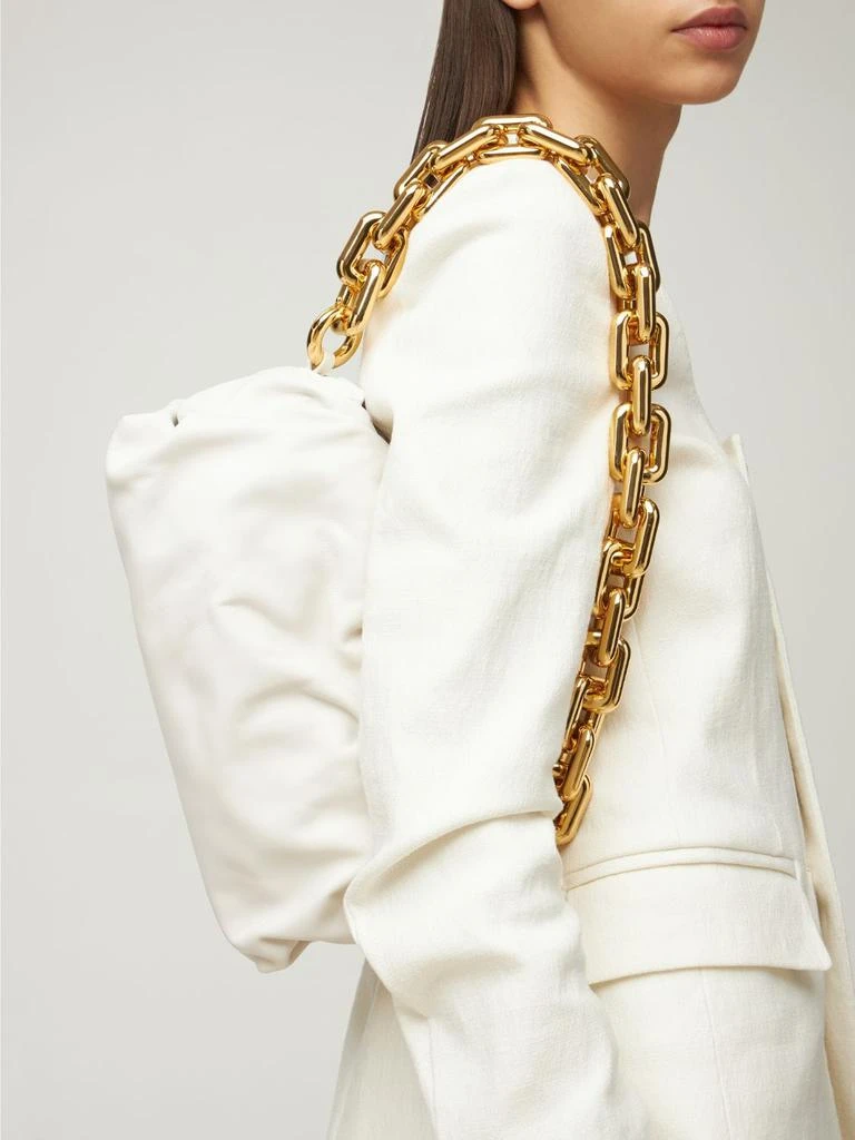 商品Bottega Veneta|Metal Chain Leather Shoulder Bag,价格¥31097,第2张图片详细描述