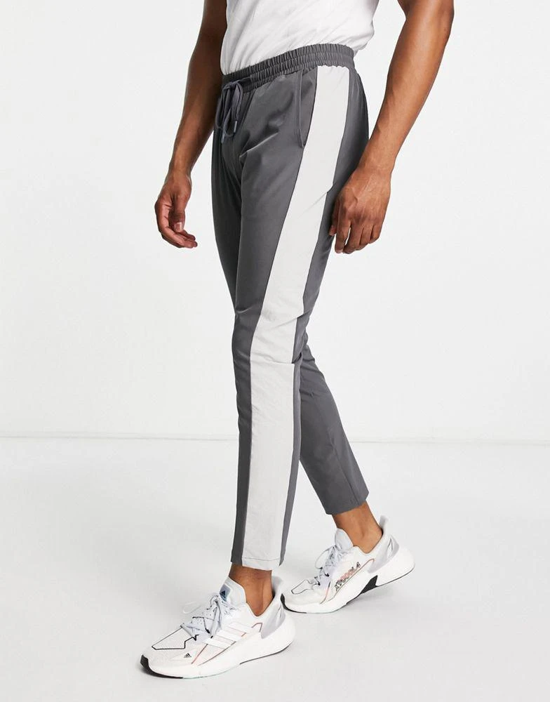 商品South Beach|South Beach polyamide panelled slim fit joggers in grey,价格¥159,第1张图片