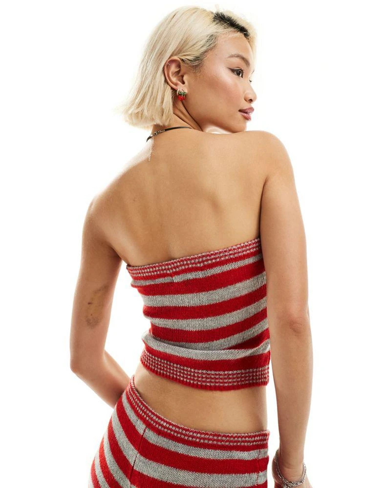 商品Motel|Motel bold stripe knitted bandeau top in grey and red,价格¥241,第2张图片详细描述
