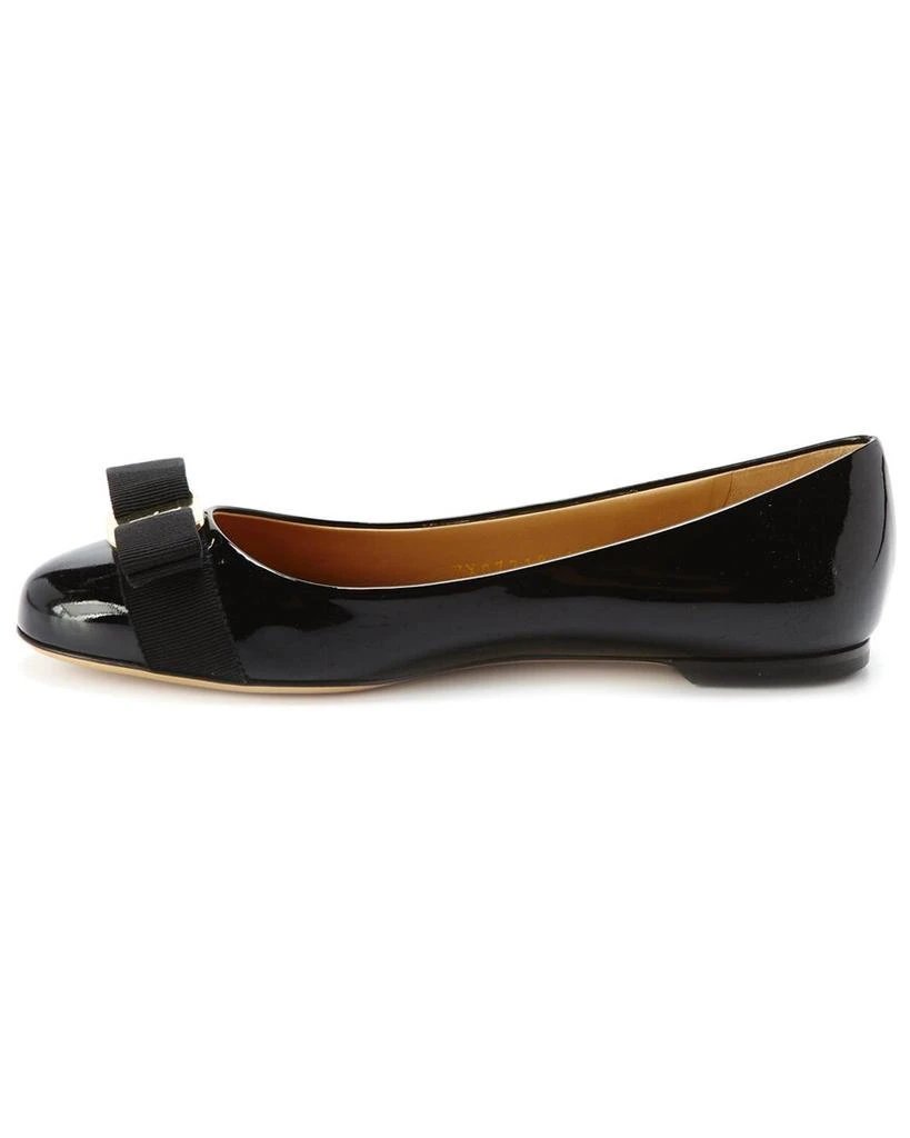 商品Salvatore Ferragamo|Salvatore Ferragamo Varina Patent Ballet Flat,价格¥4203,第2张图片详细描述