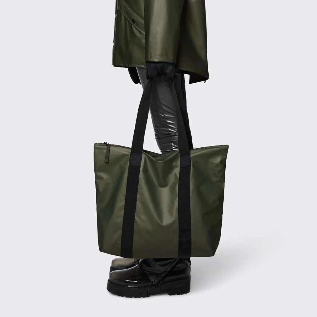 商品RAINS|Rains Contrast Straps Waterproof Shell Tote Bag,价格¥441,第2张图片详细描述